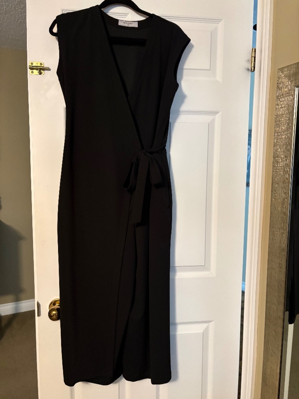 NWOT Gorgeous Elegant Brian Bailey jumpsuit Small